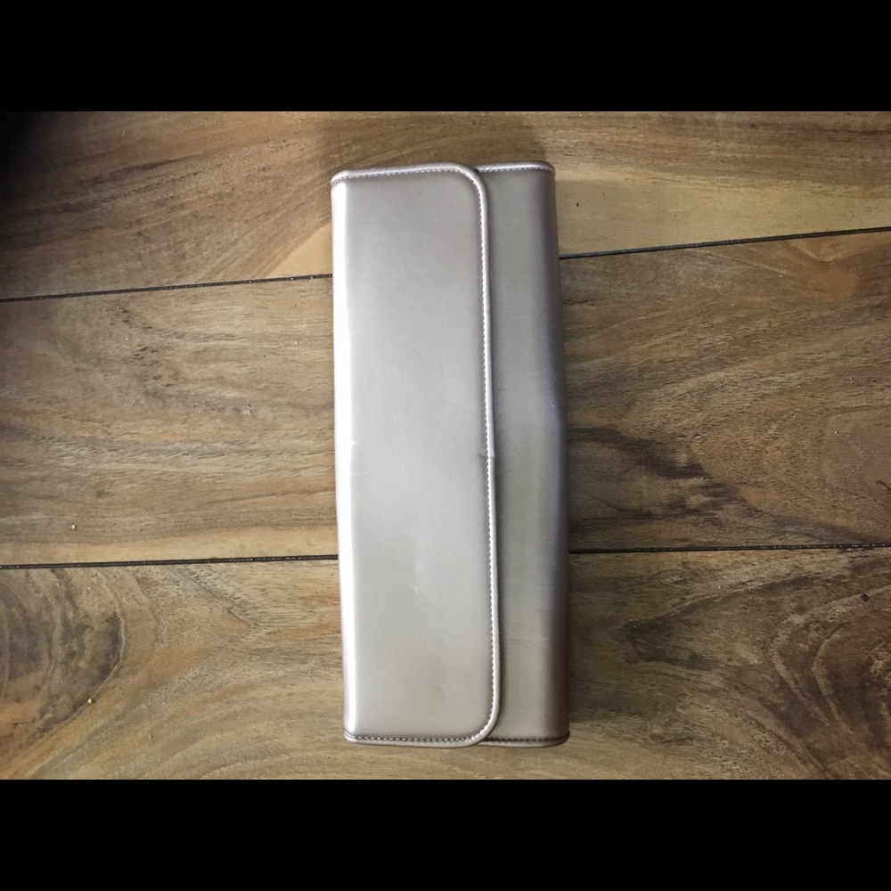 Aldo Clutch
